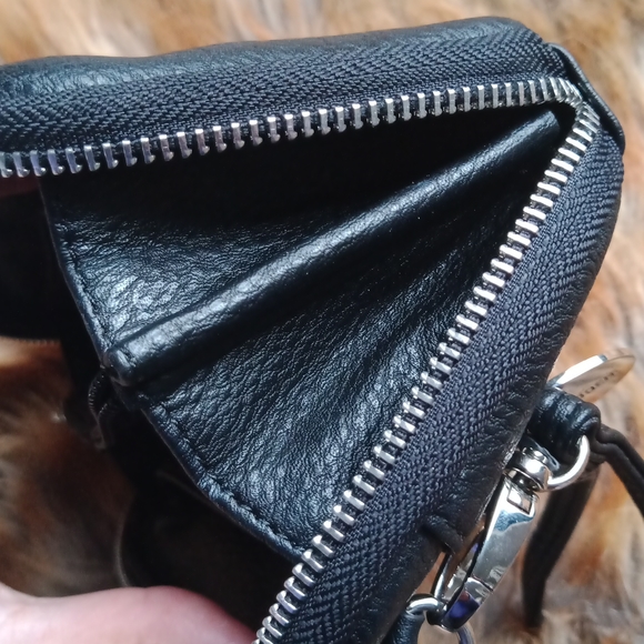 Steve Madden wristlet - Picture 9 of 16